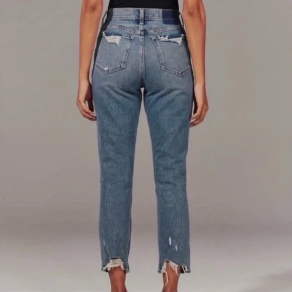 Abercrombie & Fitch High Rise Mom Jeans Distressed-size 28/6R *NEW w/o tags* - Picture 2 of 7